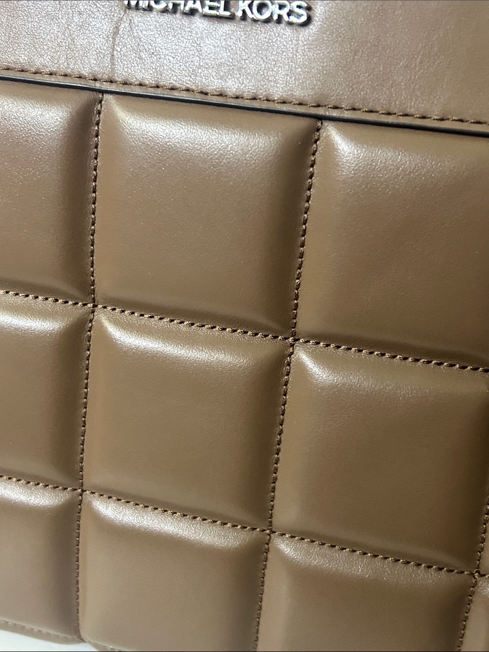 Michael Kors Susan Medium Quilted Leather Tote/Crossbody in the color Driftwood. - Picture 15 of 16